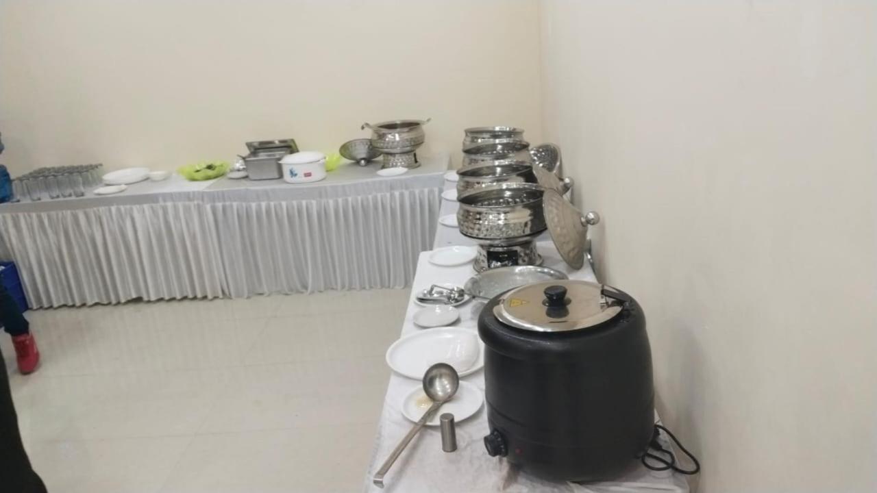 Shourya Hotel And Banquet Noida Eksteriør bilde