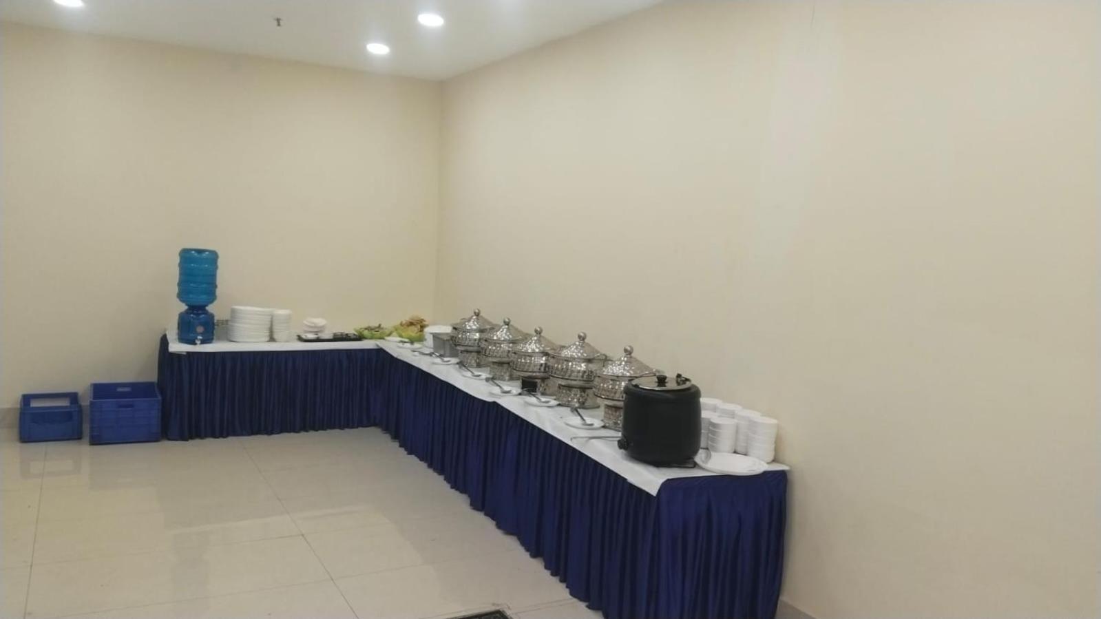 Shourya Hotel And Banquet Noida Eksteriør bilde